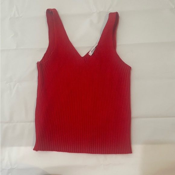 🔥 Fashion Nova Ribbed Red V-Neck Tank – Size Small 🔥 - Picture 6 of 11